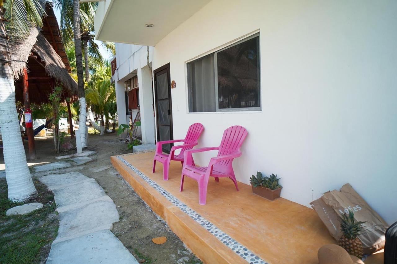 Golden Paradise Hostel Isla Holbox Exterior photo