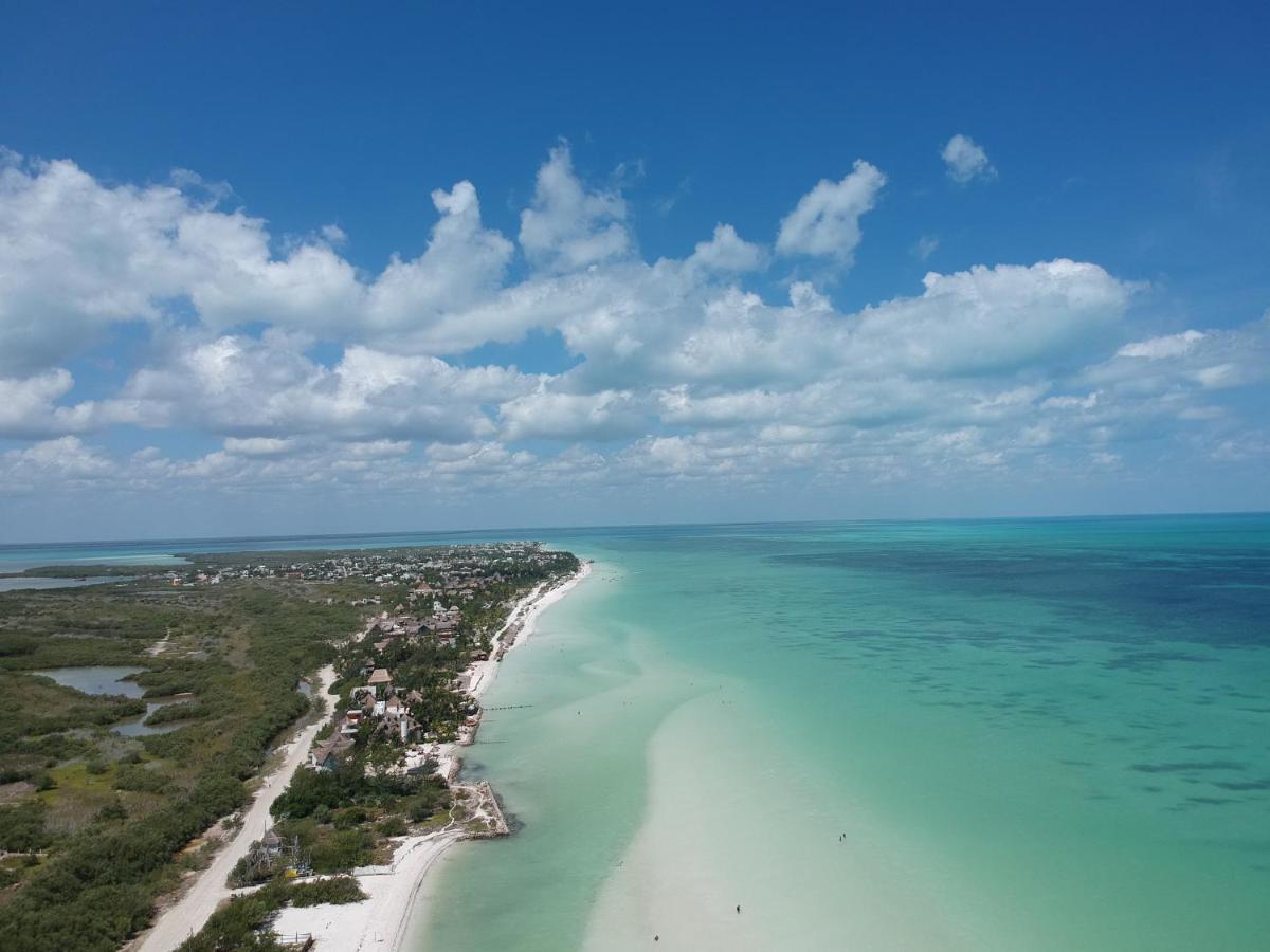 Golden Paradise Hostel Isla Holbox Exterior photo