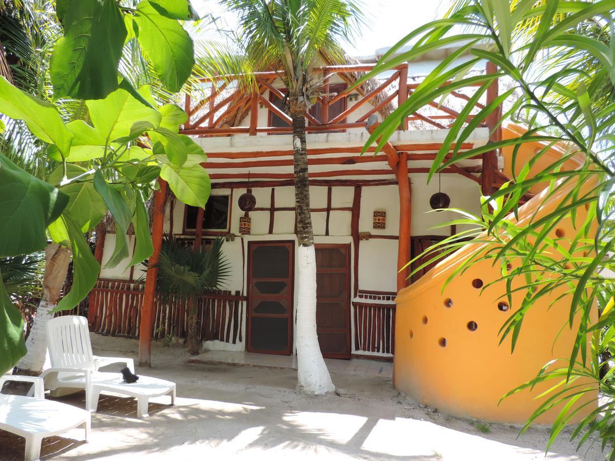 Golden Paradise Hostel Isla Holbox Exterior photo