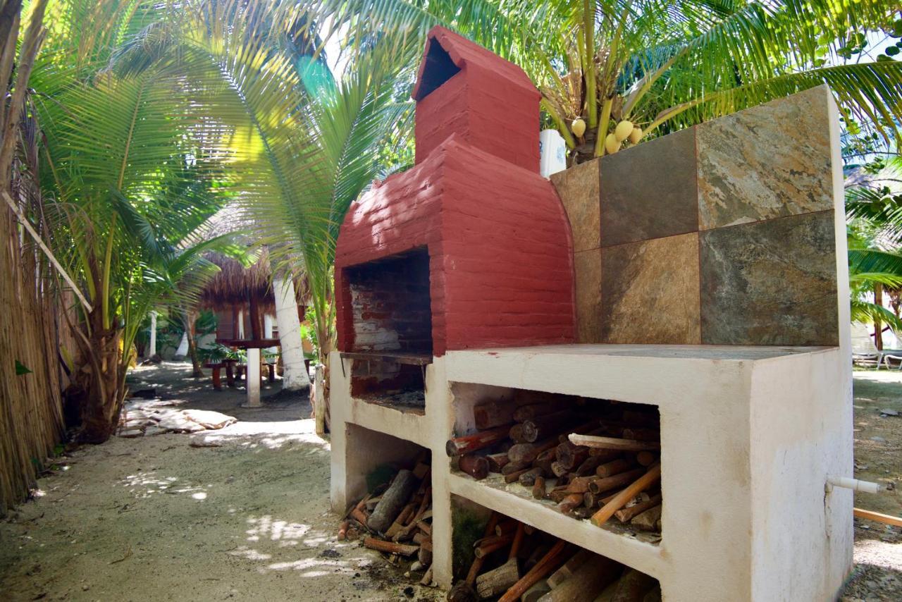 Golden Paradise Hostel Isla Holbox Exterior photo