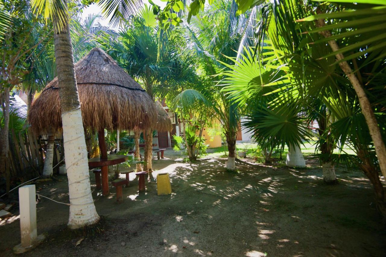 Golden Paradise Hostel Isla Holbox Exterior photo