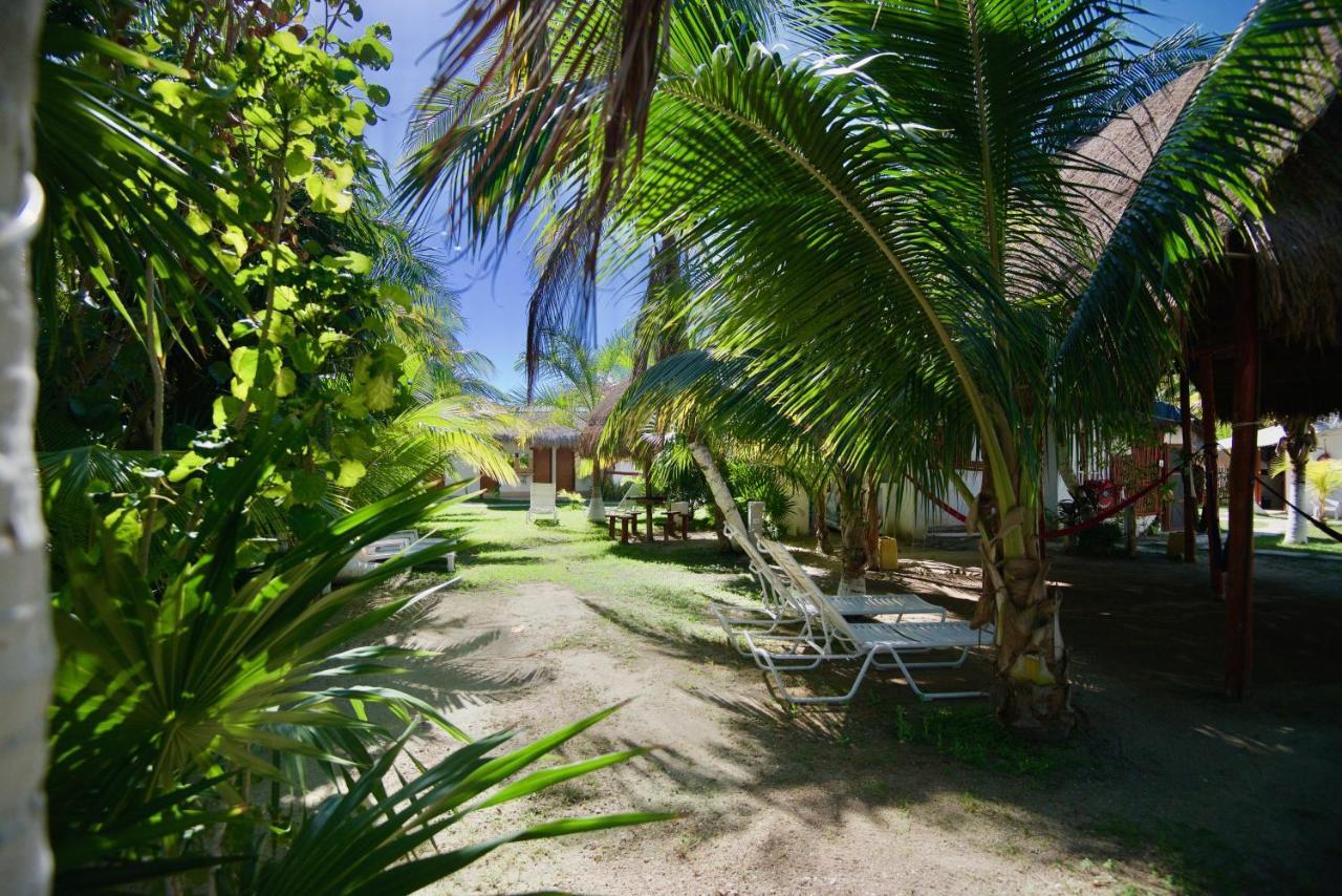 Golden Paradise Hostel Isla Holbox Exterior photo