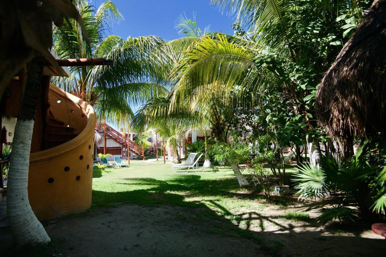 Golden Paradise Hostel Isla Holbox Exterior photo